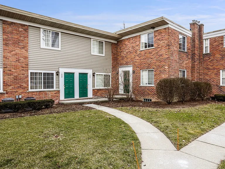 Maple Road Townes — Photo 2