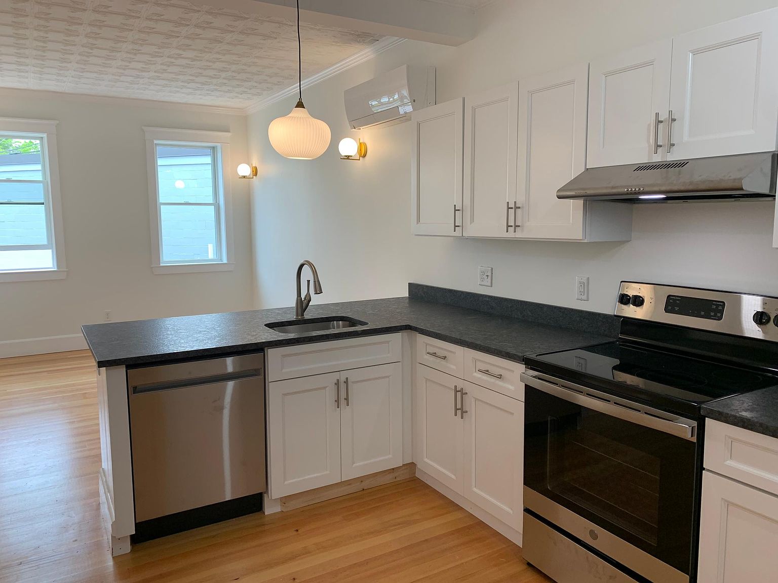 5 Alfred St 205, Biddeford, ME 04005 Zillow