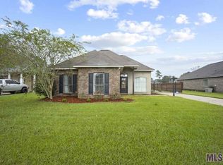 12733 Landon Dr, Walker, LA 70785