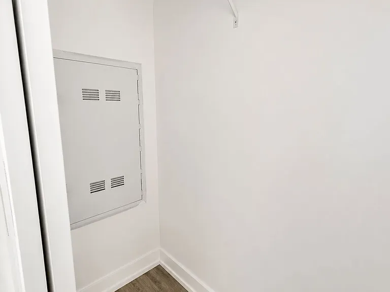 5 Wellington St S #905 — Photo 28