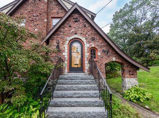 93 Churchill Ave, Arlington, MA 02476