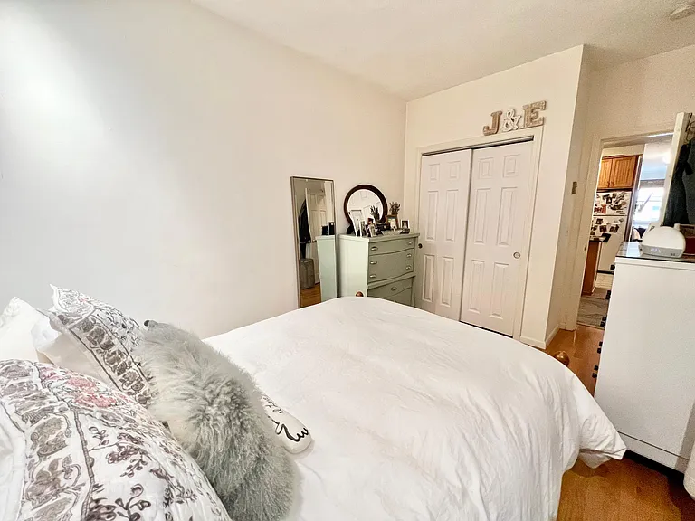 22 Cooper St #2 — Photo 8