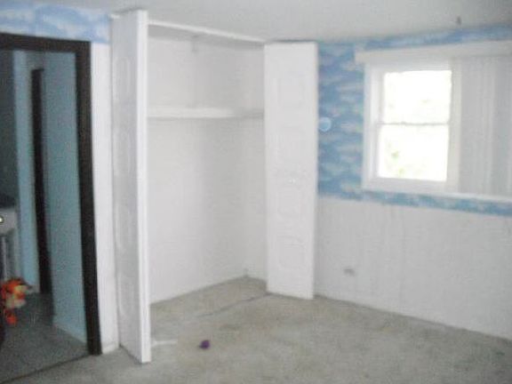 5th image of 941 Banbury Ct