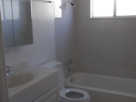 3rd image of 434 E 17th St APT 302