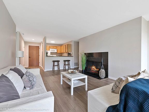3rd image of 5820 Oakwood Dr Unit 3G