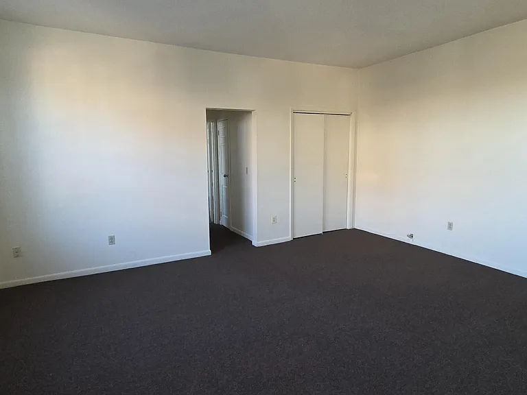 Gregory Plaza — Photo 23