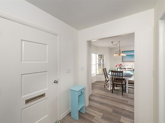 5th image of 606 Mariposa St