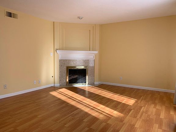 2nd image of 1031 Clyde Ave APT 903
