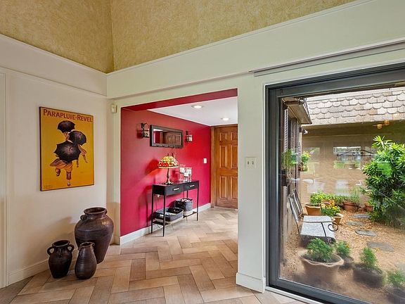 5th image of 6003 Dogwood Circle
