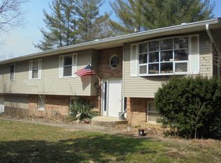 1495 Vinegar Hill Rd, Bedford, IN 47421