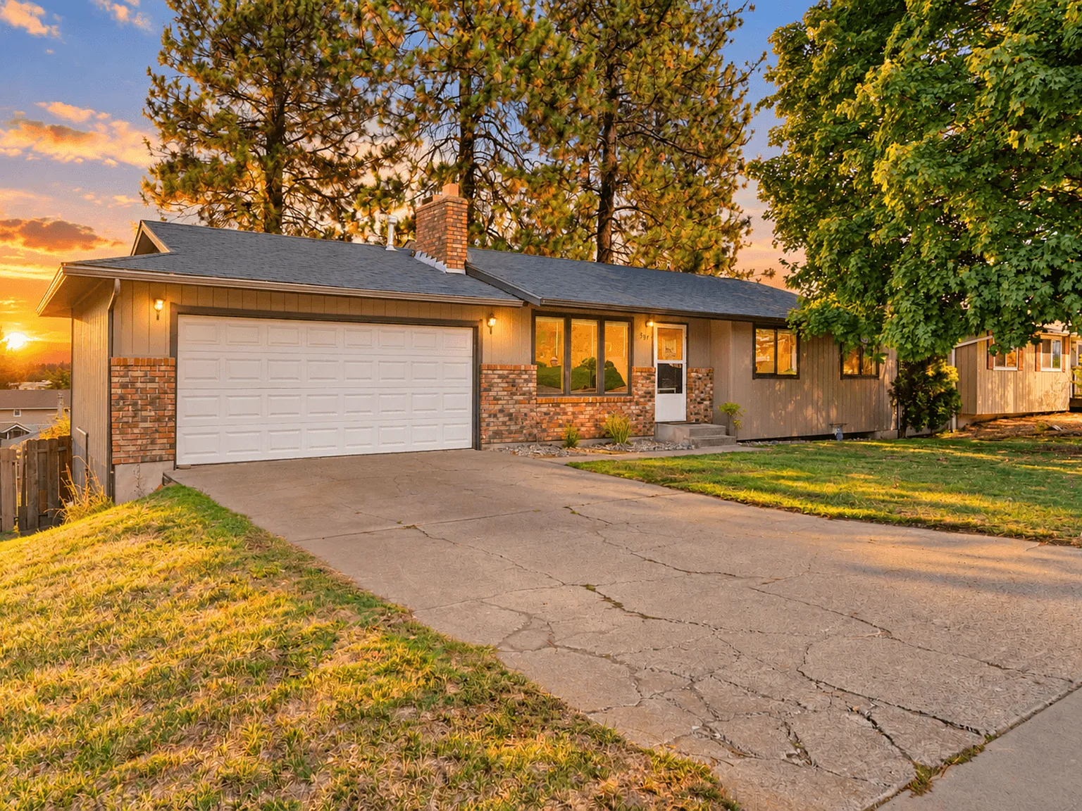 5 bed, 2002 sqft, $2,800 — Photo 1