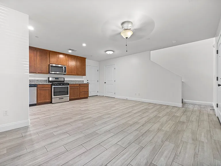 612 Central Ave — Photo 3