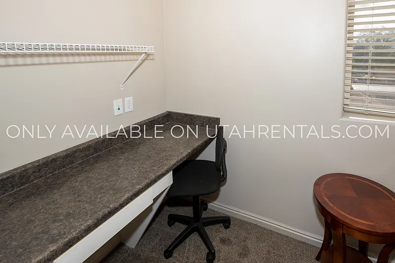 Building Photo - 837 E 620 N #K3-4