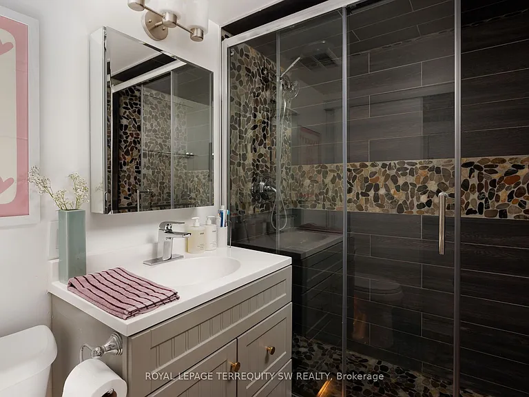 30 Western Battery Rd #315 — Photo 18