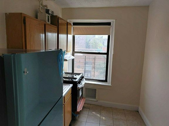 3rd image of 2800 Bailey Ave APT 31B