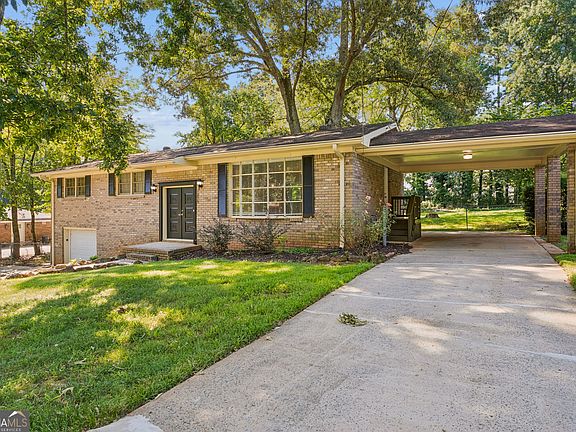 2nd image of 1209 Siesta Ln
