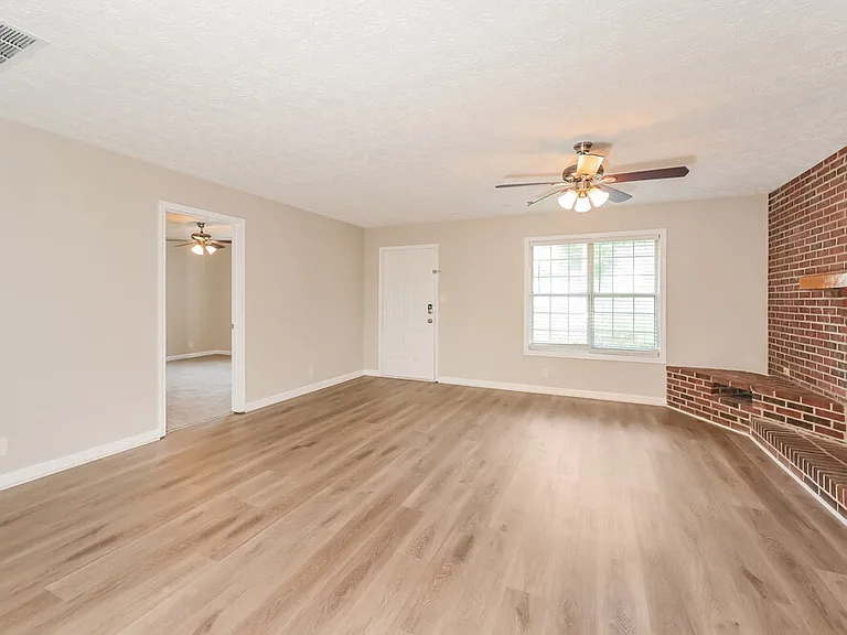 5406 Cindy Ln SE — Photo 4