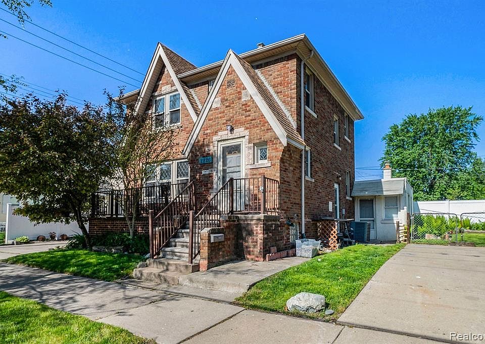 2826 3rd St, Wyandotte, MI 48192 Zillow