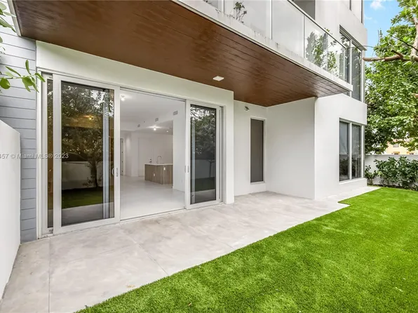 545 SW 11th St #108, Miami, FL 33129