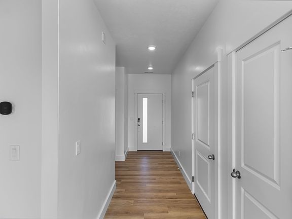 Finished home photos are representational images only. See sales agent for details.