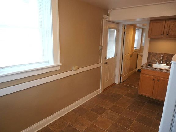 5th image of 1635 Sherburne Ave APT 1