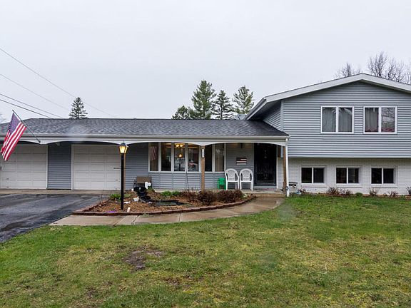 2nd image of 1453 Old Sauk Trl