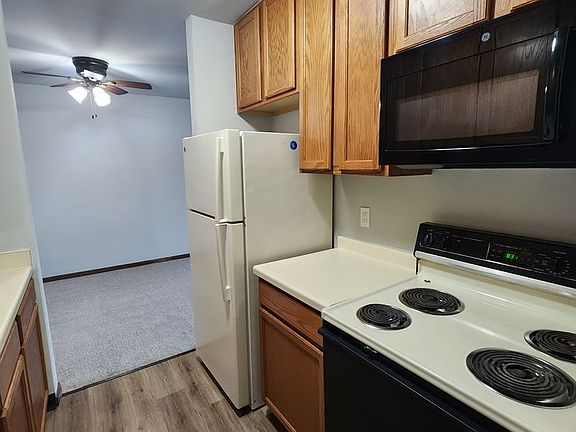 4th image of 530 N Eau Claire Ave #206