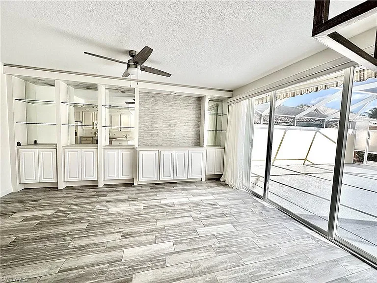 6182 Towncenter Cir — Photo 9