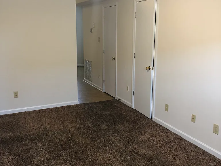 2302 Raleigh Ct #2 — Photo 5