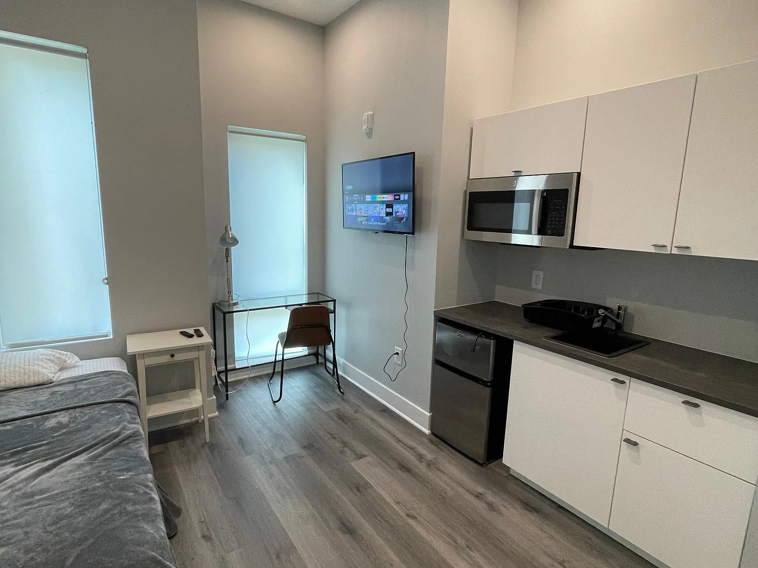 Studio, $1,400 — Photo 2