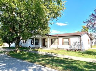 210 E St NE, Linton, IN