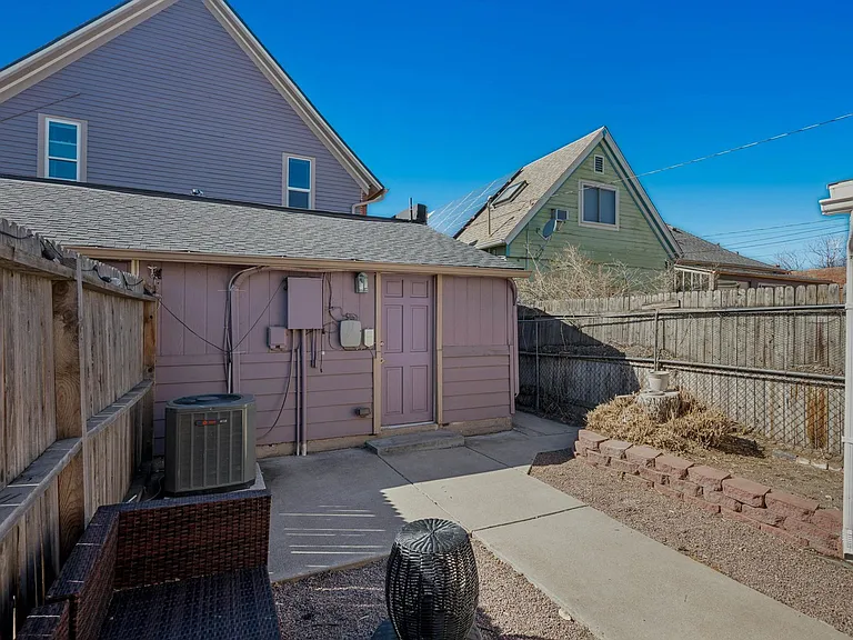 126 Galapago St — Photo 28