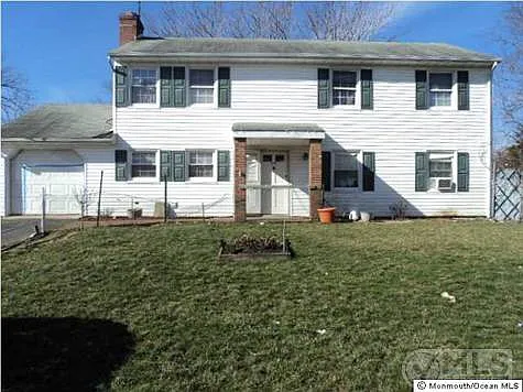 1196 Manor Dr photo 1