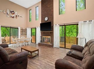 109 Sandra Dr, Belleville, IL 62223