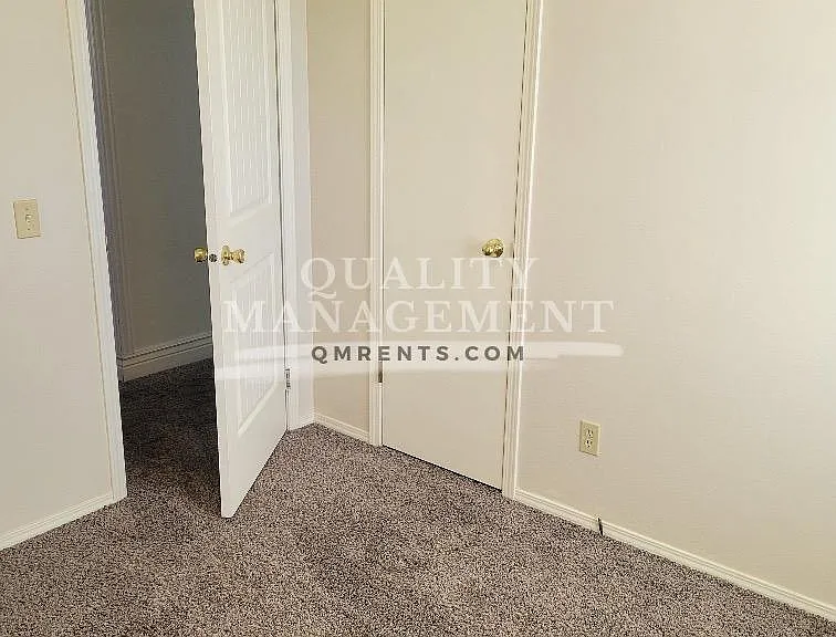 624 W Dewey Ave — Photo 15
