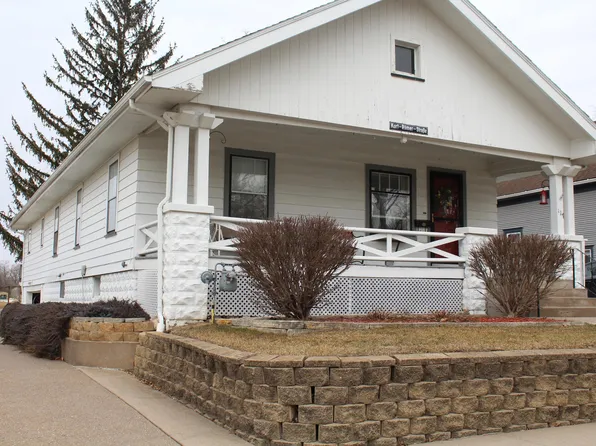 117 Parkington Dr, Muscatine, IA 52761