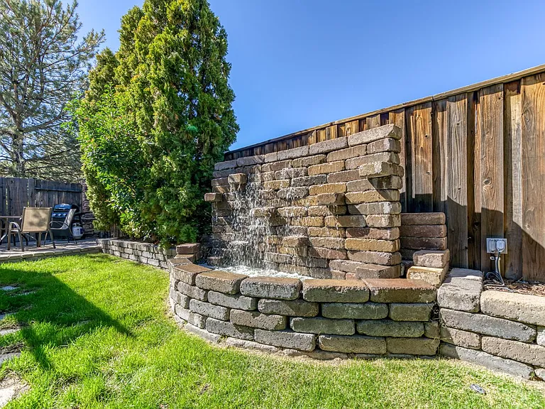 10577 Eagle Falls Way — Photo 37