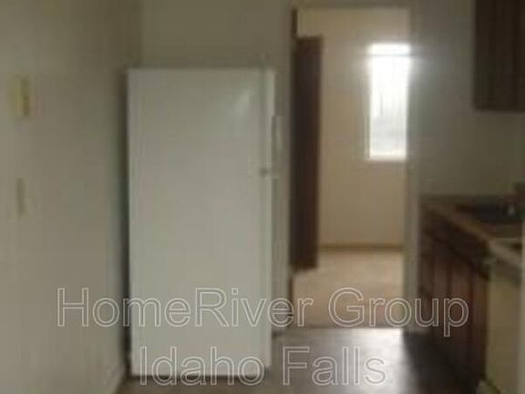 2nd image of 2474 1st St