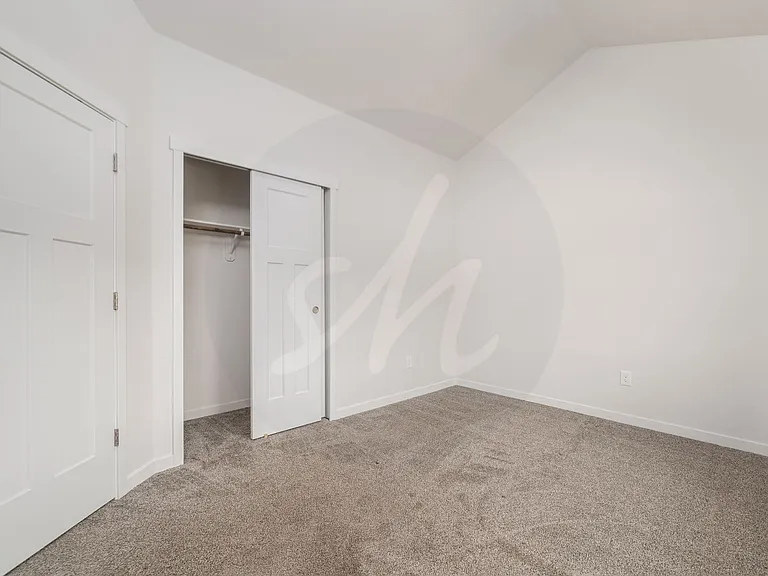 5747 Villa Lorenzo Dr — Photo 16