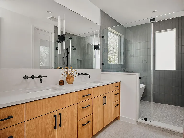 3019 Garwood St #2 — Photo 10