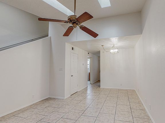 3rd image of 208 Shawnee Ct SE #1