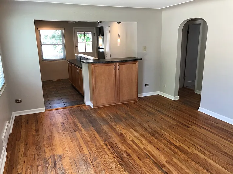 595 S High St — Photo 8