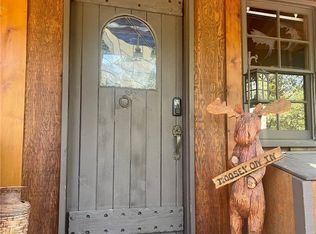 862 Ravine Rd, Big Bear Lake, CA 92315