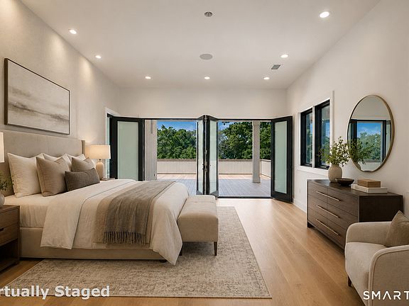 3rd image of 142 Nearwater Lane