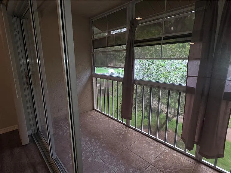 12119 Sunny Glen Ln #E2 — Photo 33