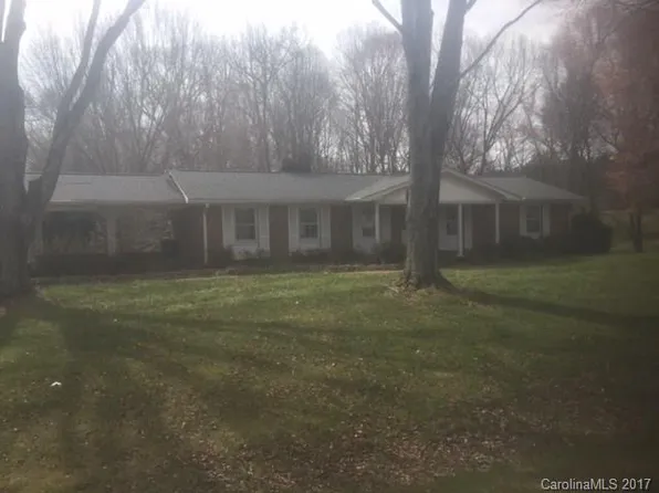 732 Country Ln, Mocksville, NC 27028