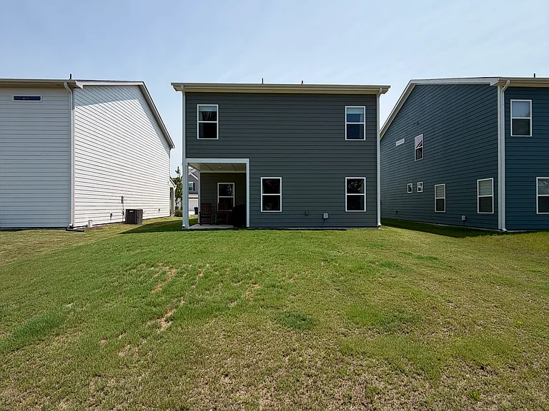 91 Commons Cir — Photo 24