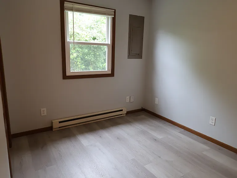 450 Greensburg St — Photo 14