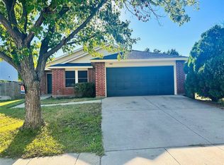 1002 Mazourka Dr, Arlington, TX 76001