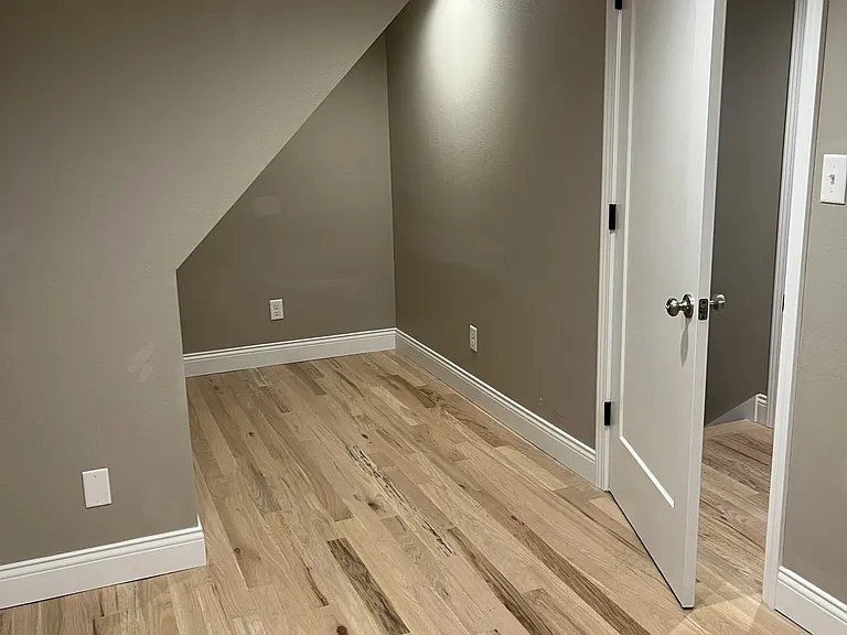 801 N Henderson Ave — Photo 11